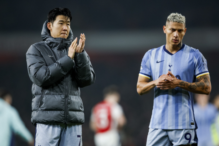 "강등 걱정? 정말 좌절하게 만든다" EPL 6호골, 손흥민이 왜 고개 숙여야 하나…이해할 수 없는 교체, 그래도 감싼 '캡틴'
