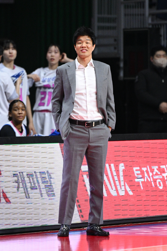 [현장인터뷰] 하상윤 삼성생명 감독, "선수들을 세밀하게 잡아주지 못했다"