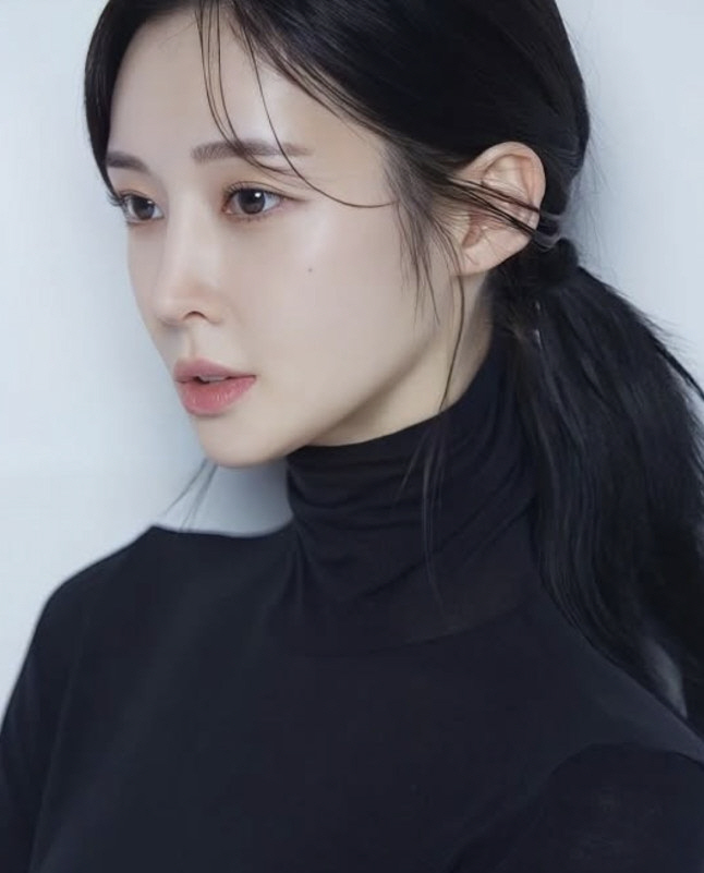 '넷째 임신' 티아라 출신 아름, '아동학대·명예훼손' 징역 8월 집유 …