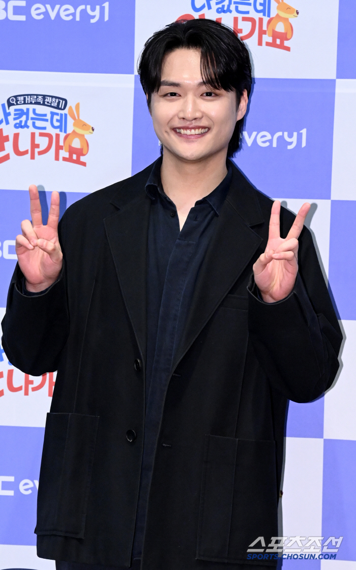 [포토] 황성재, 훈훈한 미소로 브이