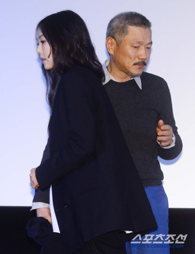 10년째 불륜+자연임신까지…42살 김민희·64살 홍상수 "올 봄 출산예정…