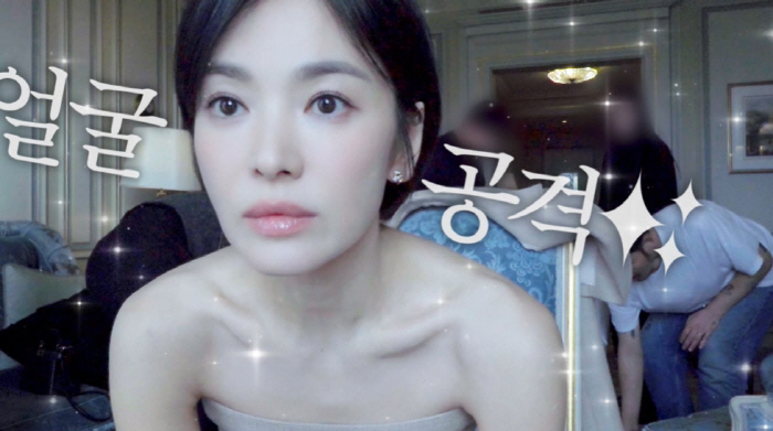 '홍보 요정' 송혜교 통했다..'검은 수녀들' 160개국 선판매 쾌거 […