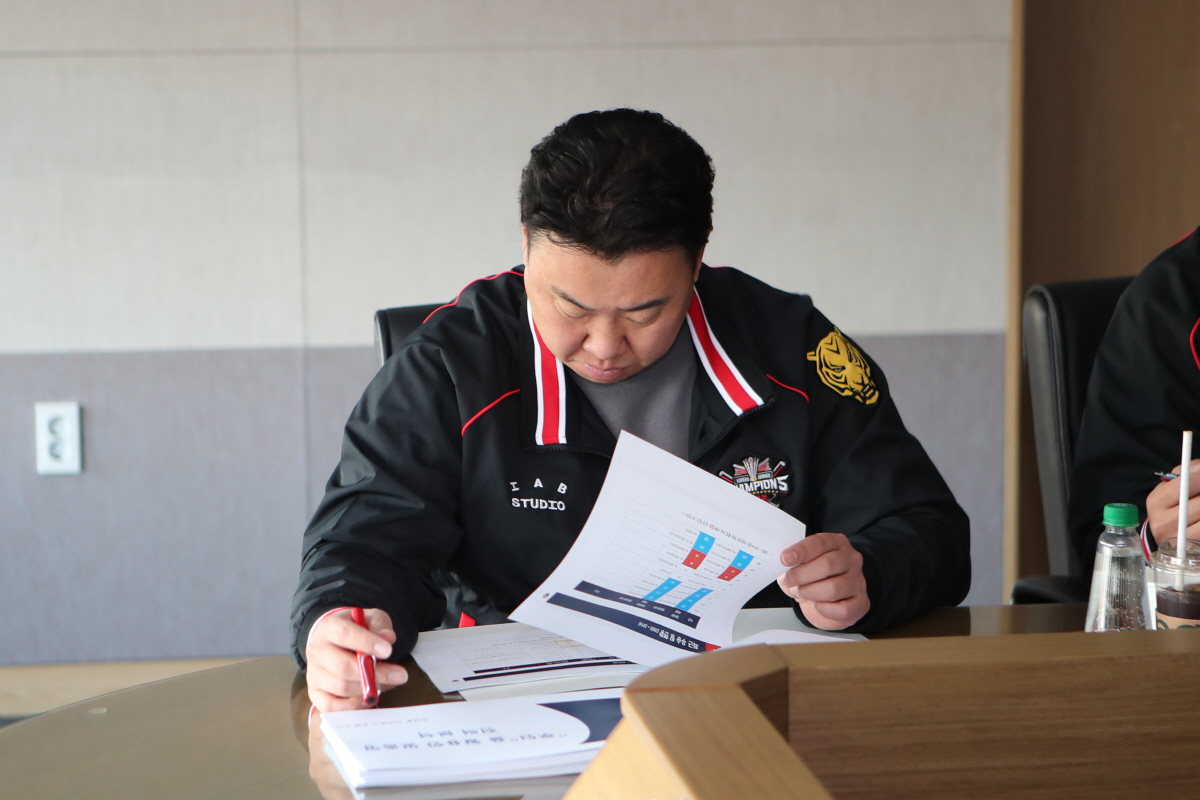 "2년 연속 우승, 과연 가능한가?" KIA, 대표이사부터 단장→프런트까…