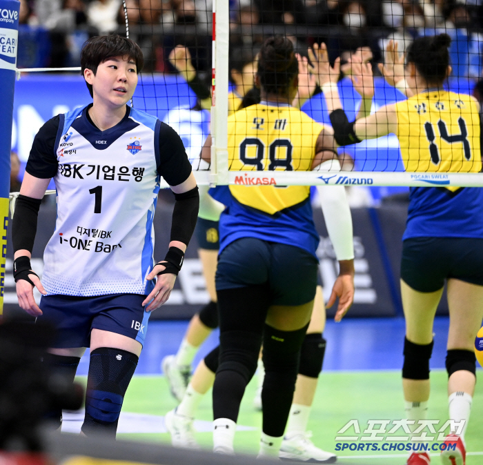 "프로의 기본이 안돼있어!" 4연패 수렁에 꾹꾹 참던 '호랑이' 마침내 …