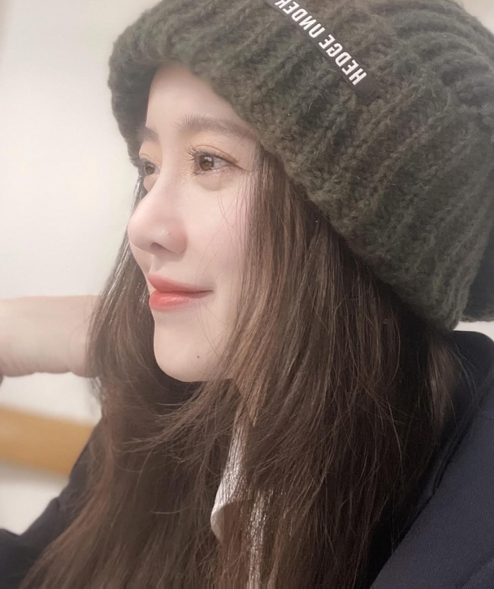 구혜선, 또 모자 착용샷...기싸움 안 끝났나 "황당무계 논쟁 대환영" …
