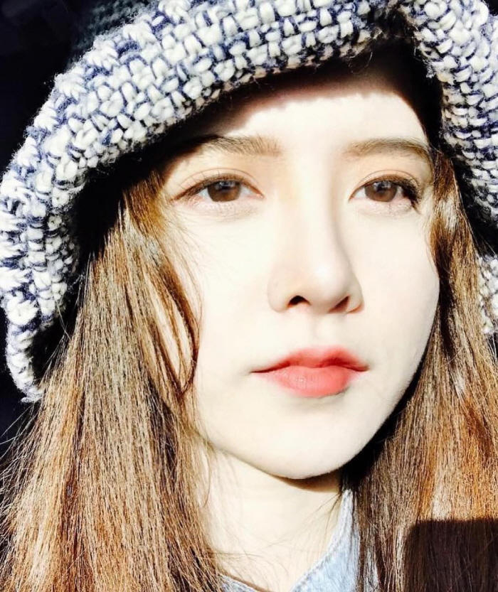 구혜선, 또 모자 착용샷...기싸움 안 끝났나 "황당무계 논쟁 대환영" …
