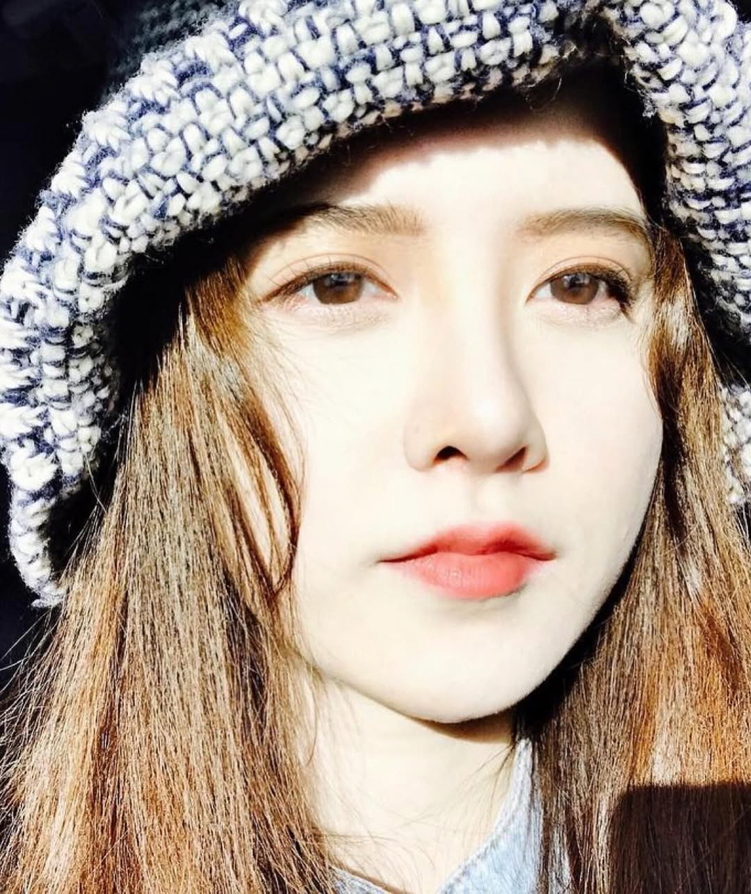 구혜선, 또 모자 착용샷...기싸움 안 끝났나 "황당무계 논쟁 대환영" …