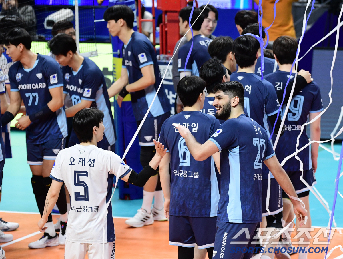 '에이스 없어도' 쌍포 48득점, 블로킹 20-9 압도하며 4위 사수…"…