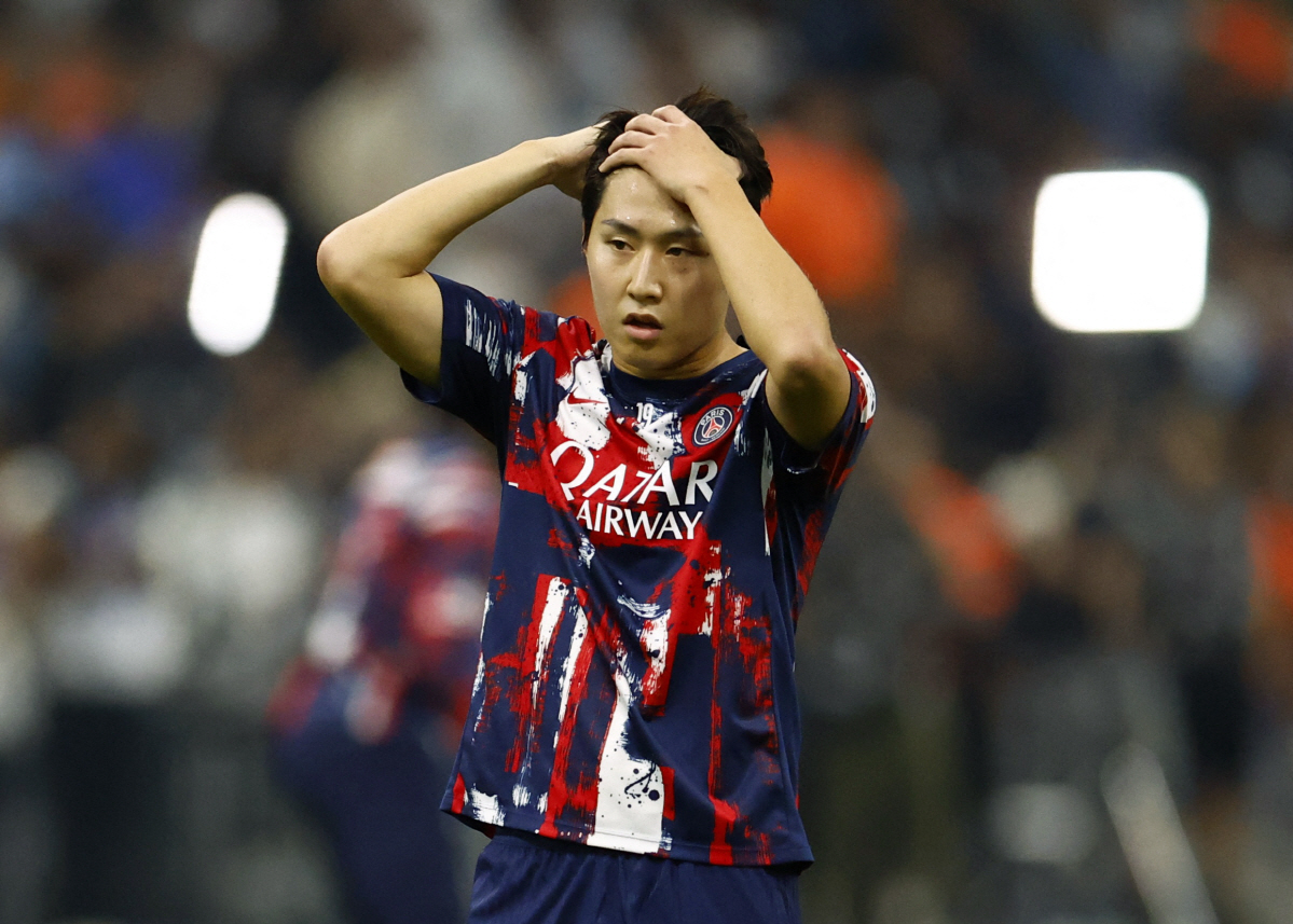 '토트넘-맨유-아스널 관심' 이강인 비상! 방 빼야 하나...PSG 새로…