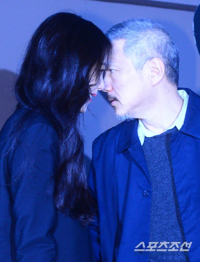 '9년째 불륜' 홍상수♥김민희 임신 전부터 아기사랑 "너무 예뻐 꿀 뚝뚝…