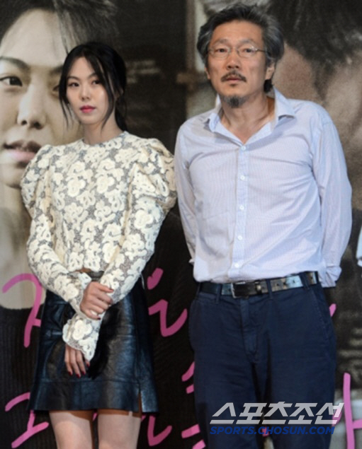 '예비 부모' 홍상수♥김민희, 출산 앞두고 목격담 속출...세상 당당한 …