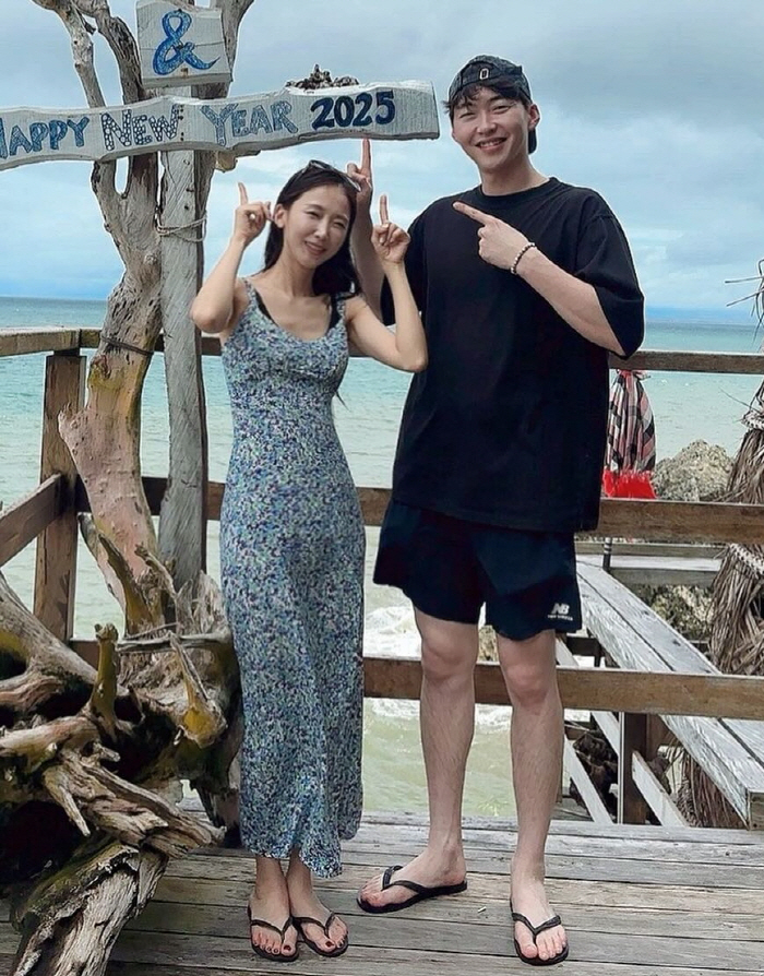 [SCin스타] "나도 이제 공식 유부녀"…'문경찬♥' 박소영 신행 소감…