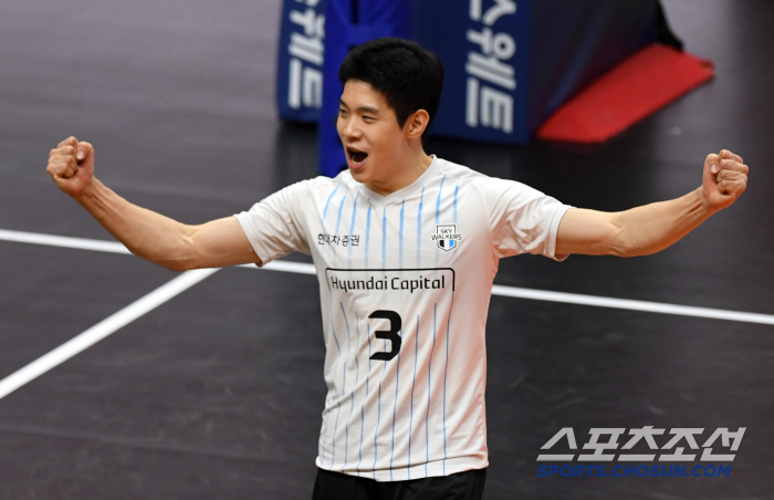 '우승 세터' 등극 눈앞, 꽃미남 세터의 충격 고백 "경기장 오는 게 두…