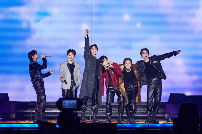 [공식] "멋없는 무대 안 한다"…NCT 127, 5만 관객 열광한 반박…