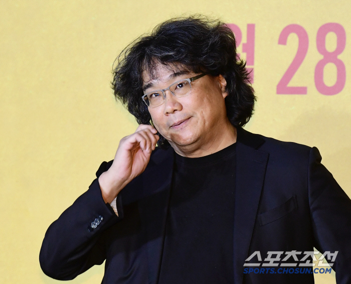 '미키17' 봉준호 감독 "워너브러더스 홀대? 세 번째 개봉 변경? 익숙…