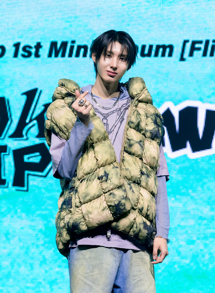 [SC현장] "JYP 9년 연습생 출격"…킥플립, 박진영→스키즈 장담한 …