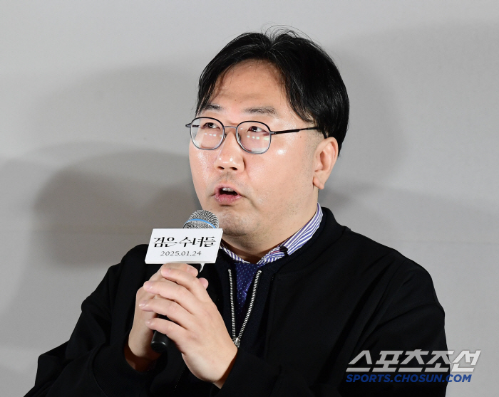 '검은 수녀들' 권혁재 감독 "우정출연 강동원, '검은 사제들' 최준호 …