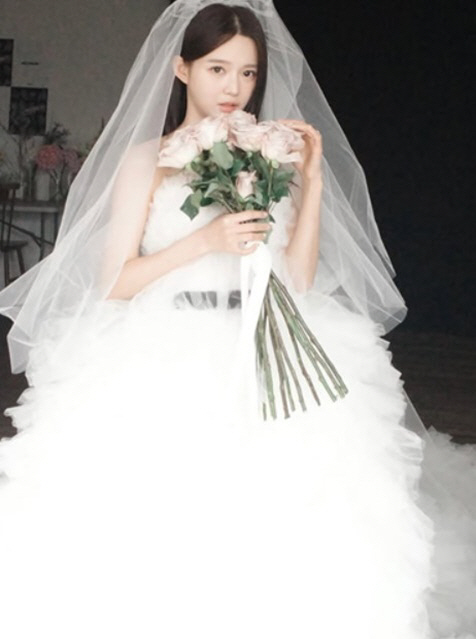 남보라, ♥손흥민 닮은 남친이 반한 드레스 자태..역대급 미모