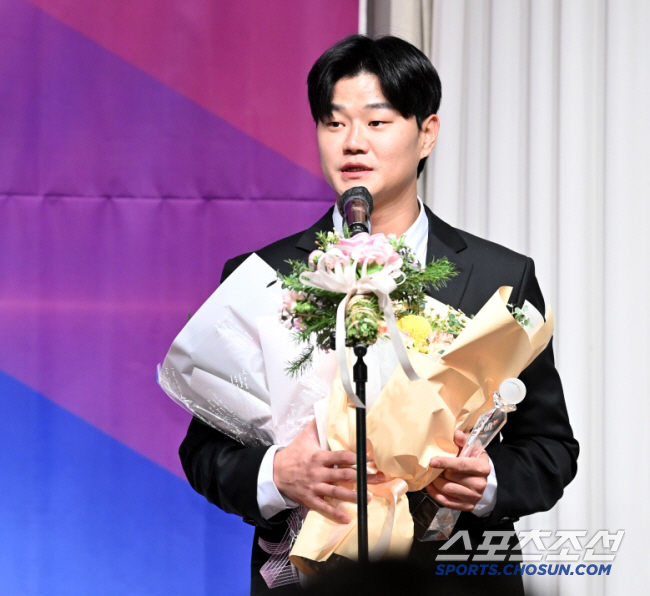 '그때 트레이드 결렬됐으면 어쩔 뻔 했나' 연봉 4500→1억2500 인…