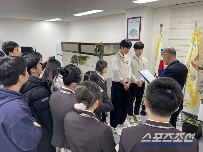 "서명주X박준우쌤 고마워요!" MZ교사들이 빚어낸 '서울림'하모니,진관中…