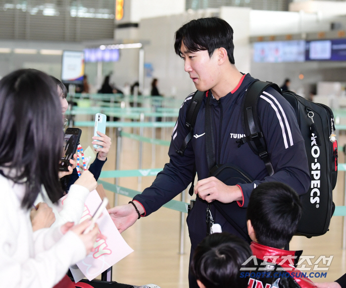 "더 던지면 찢어질 것 같아서..." PO 4차전 8회 손을 들었던 왼손…