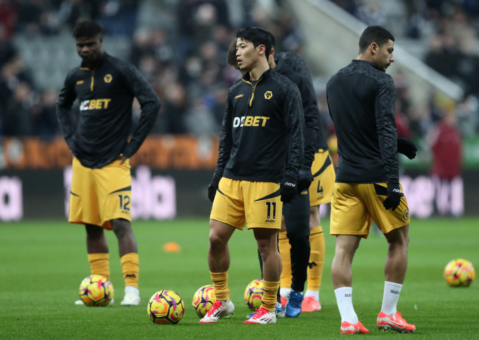 [EPL 리뷰]'강등열차 재탑승!' 황희찬 결장 울버햄튼, 첼시에 1-3…