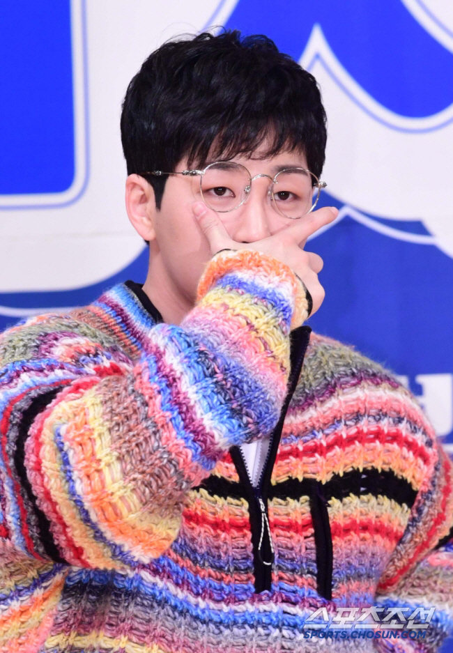 [SC리뷰] 배우 이푸름과 소개팅에 설렘 폭발한 딘딘, 주지훈 닮은꼴 발…
