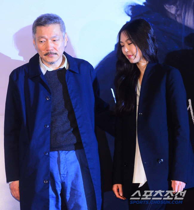 [종합] "김민희, 100억대 한남동 빌라→14억 하남 이사…홍상수는 딸…