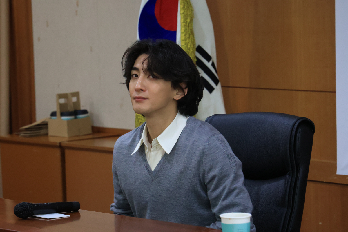 [SC현장] “고국 향한 깊은 애정” 김영철X잔나비 최정훈, 설 특집서 …