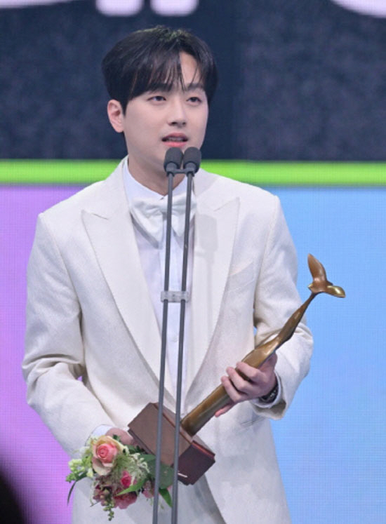 이찬원, 절친 등장에 눈물 "데뷔 10년차 가수인데.." 울컥 ('미스터…