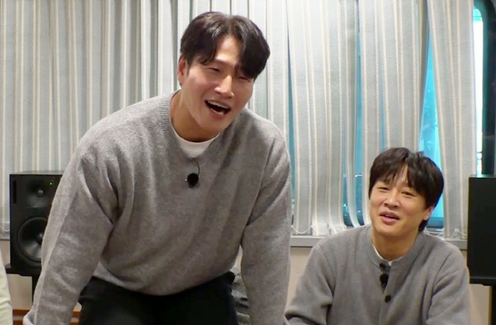 블랙핑크에 큰 실수한 김종국, 무릎 꿇고 공식 사과 "제발 한 번만 살려…