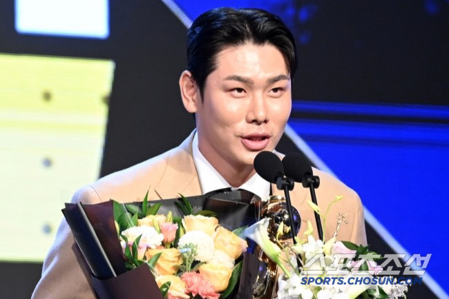 '이상훈 이병규 레전드 제쳤다.' 홍창기 6억5000만원 비FA 최고연봉…