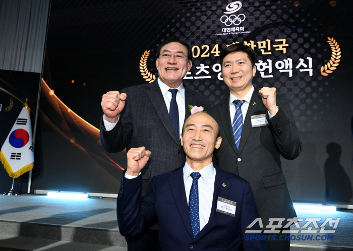 '金메달 3대 체육단체장 뭉친 스포츠영웅 헌액식' 하형주 이사장"2025…
