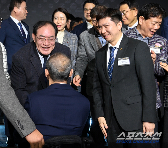 '金메달 3대 체육단체장 뭉친 스포츠영웅 헌액식' 하형주 이사장"2025…