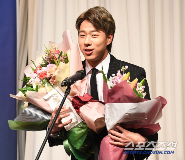 '23년 4억→25년 1억8천 55% 충격 삭감' 157km 홀드왕에게 …