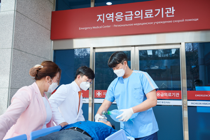 [헬스가이드-설 연휴 남녀노소별 응급 대처] 화상, 흐르는 물에 30분 …
