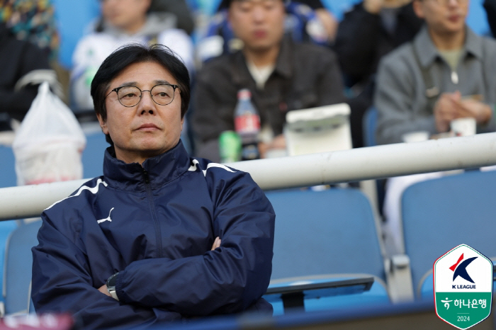 [전훈 인터뷰]'축구 중독자' 황선홍 감독 "젊은 감독들과 경쟁 즐거워,…