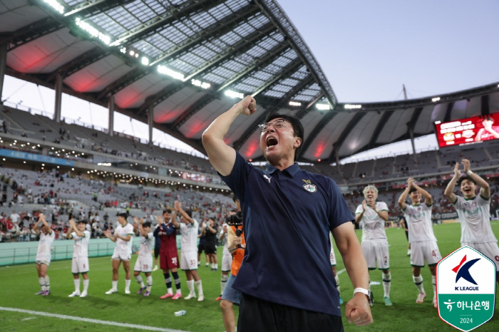 [전훈 인터뷰]'축구 중독자' 황선홍 감독 "젊은 감독들과 경쟁 즐거워,…
