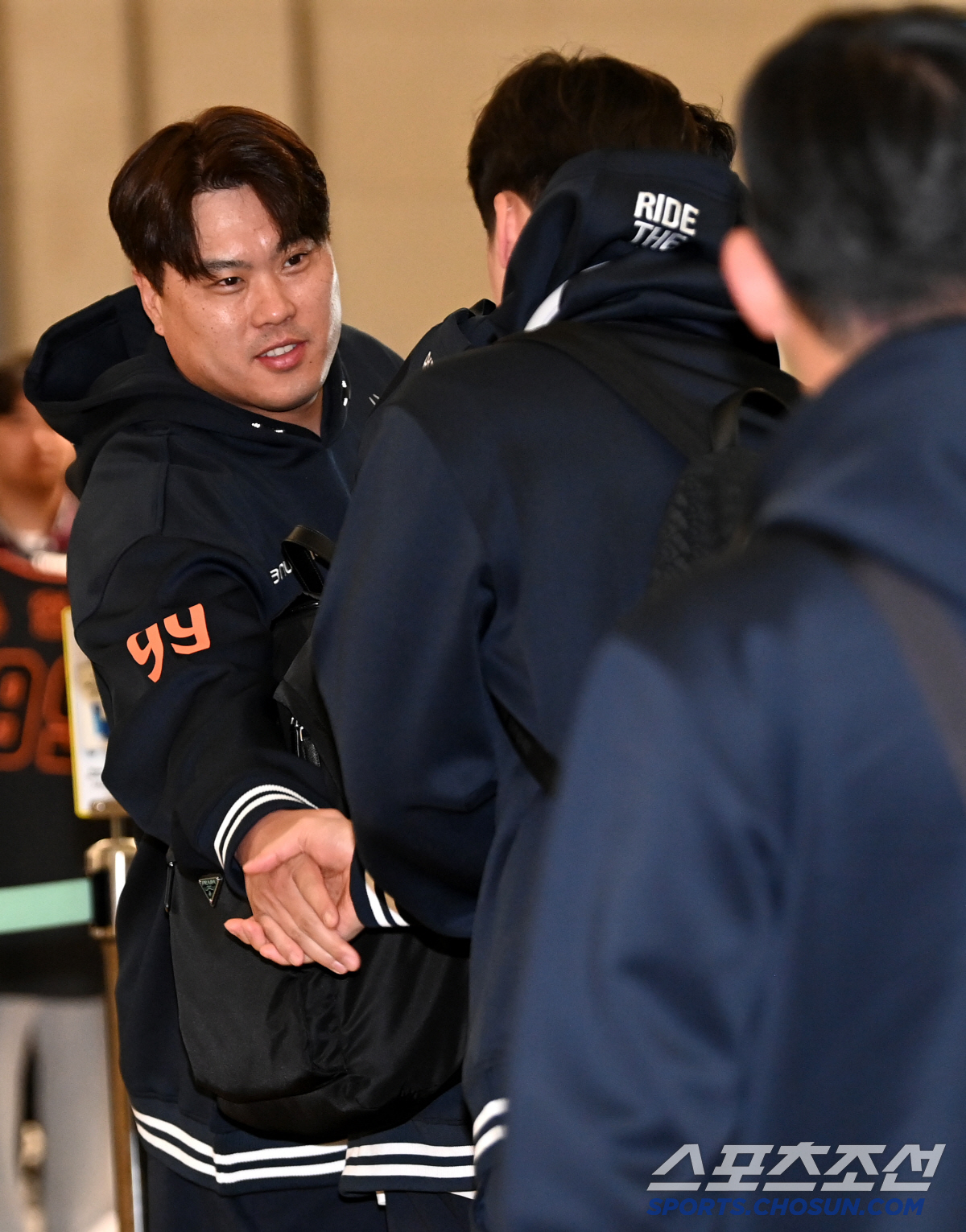 급한 준비에도 10승은 한 '몬스터'…100% 준비 과정 "바로 피칭할 …
