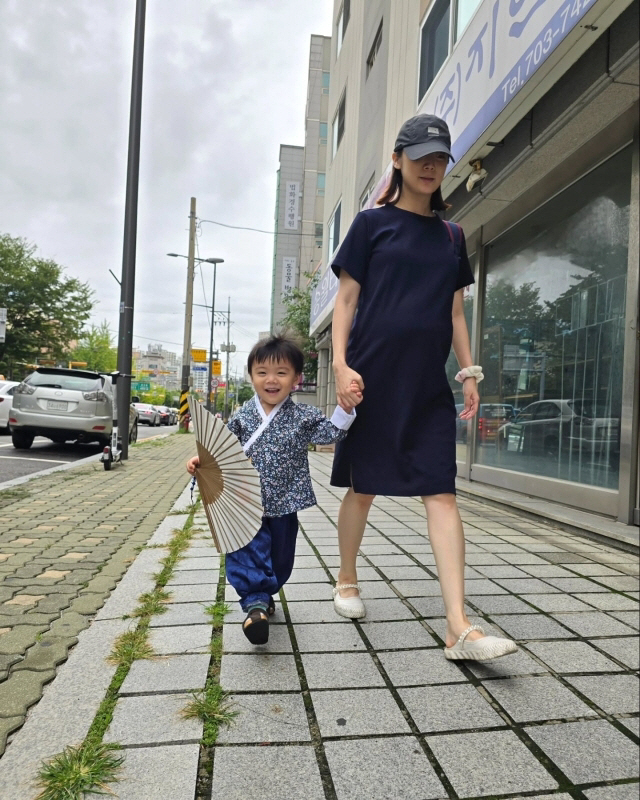 [SCIn스타] 현실 육아맘 패션이란 이런 것! '원걸' 혜림, 핏도 스…