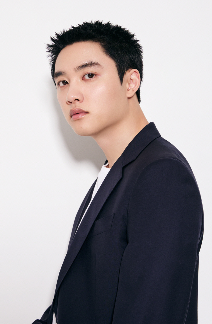 [SC인터뷰] "김우빈→이광수처럼 공개♥? 불가능"…도경수, 연애→엑소 …