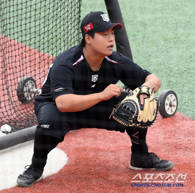 진짜 '포수'가 돼버렸다...예비 FA 시즌, 강백호 '대박' 자리는 어…