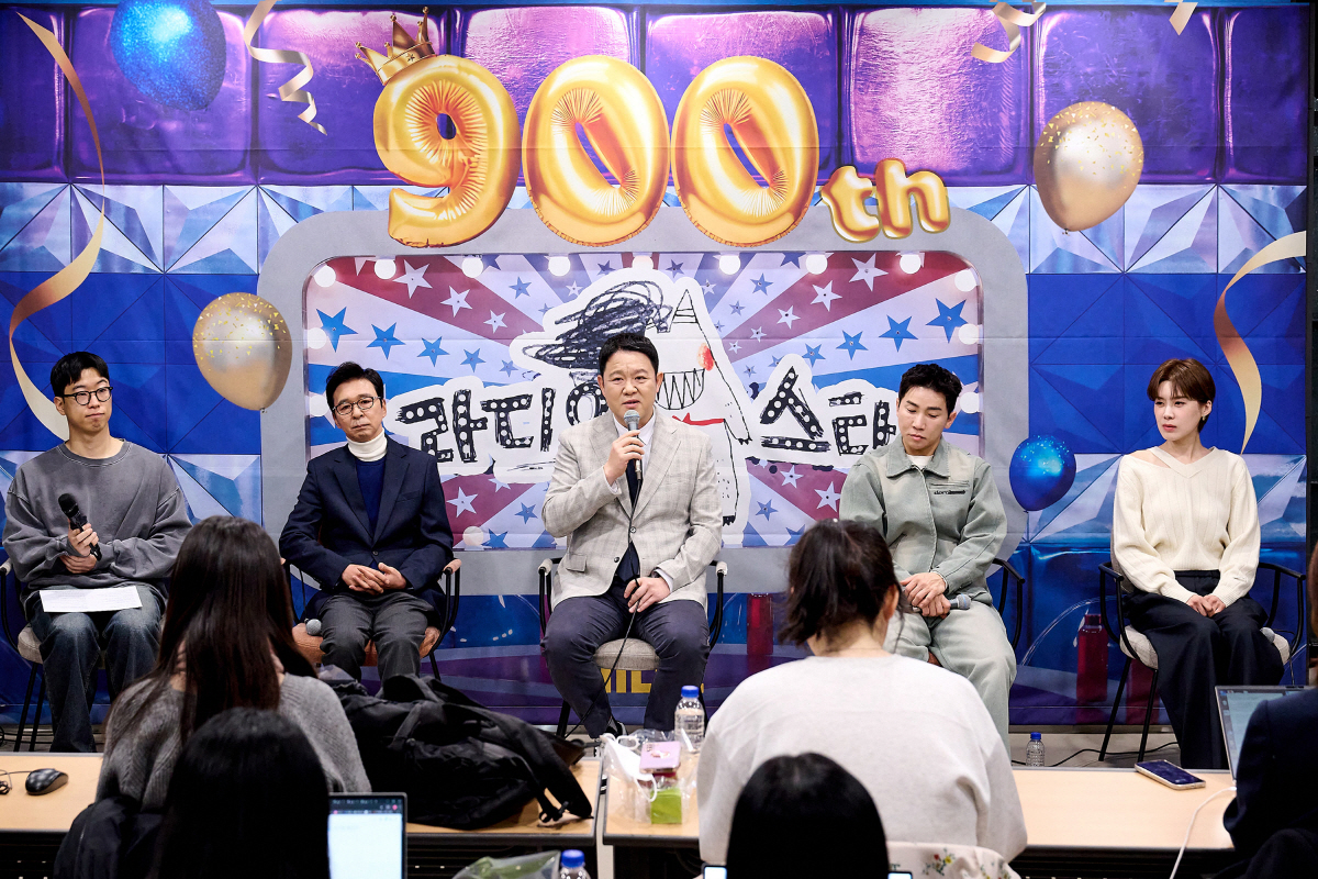 [SC현장] "시대와 상관 없이 남녀노소 좋아해"…'라스', 900회 넘…