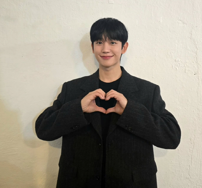 [청룡랭킹]정해인, 차은우 잡고 순식간에 2위로 점프, 변우석과 3파전 …