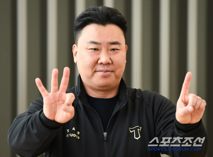 "김도영 5억? 자만하지 않을 것"…'美 출국' 이범호 감독 MVP 향한…