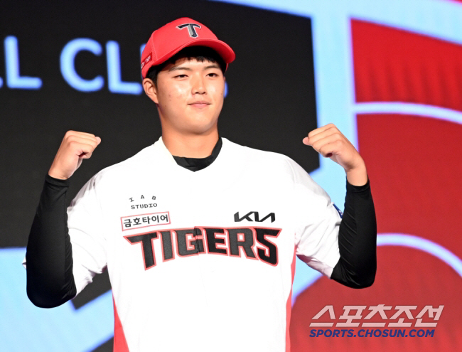 "김도영 5억? 자만하지 않을 것"…'美 출국' 이범호 감독 MVP 향한…