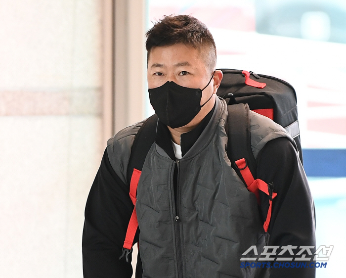 "김도영 5억? 자만하지 않을 것"…'美 출국' 이범호 감독 MVP 향한…