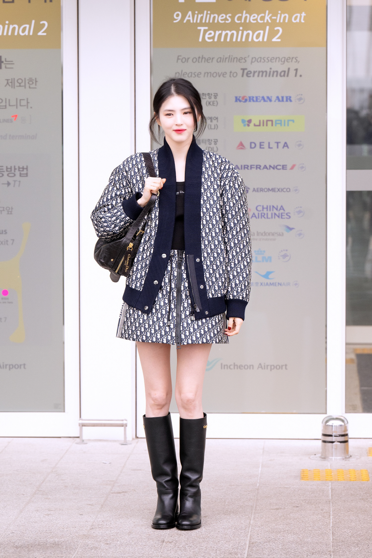 한소희, 새로운 '인간 디올' 되나...공항에서 가장 빛난 '명품 비주얼…