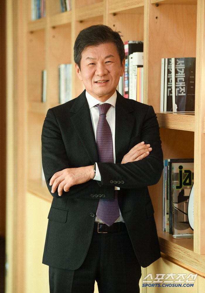 [현장인터뷰]통영에서 대학축구 현장 점검, 정몽규 회장 광폭 행보 "균형…