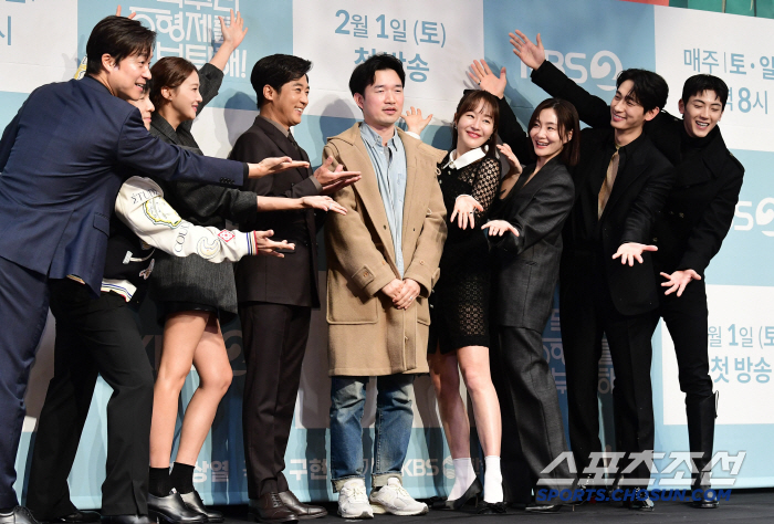 '독수리 5형제' 최상열 감독 "영화 '러브 액츄얼리' 같은 작품, 다채…